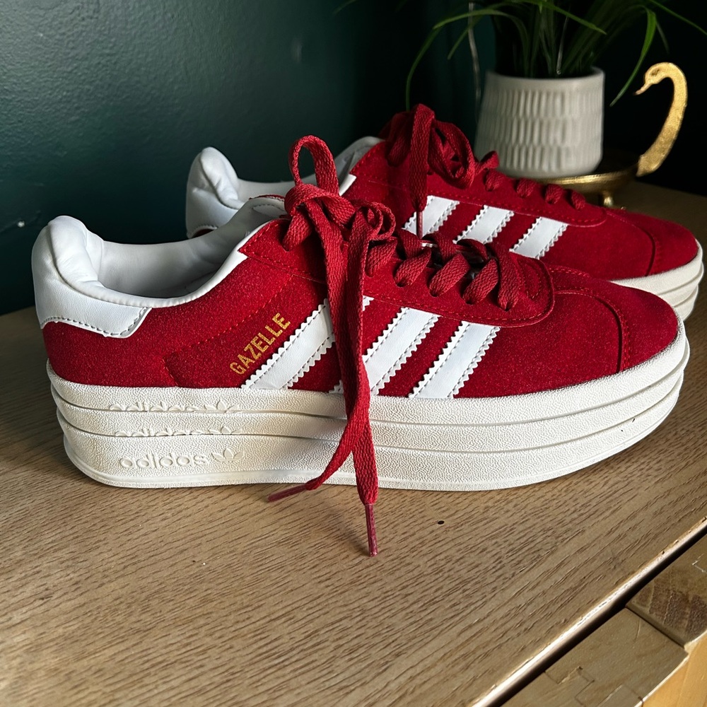 Adidas Original Gazelle Bold size 7-red